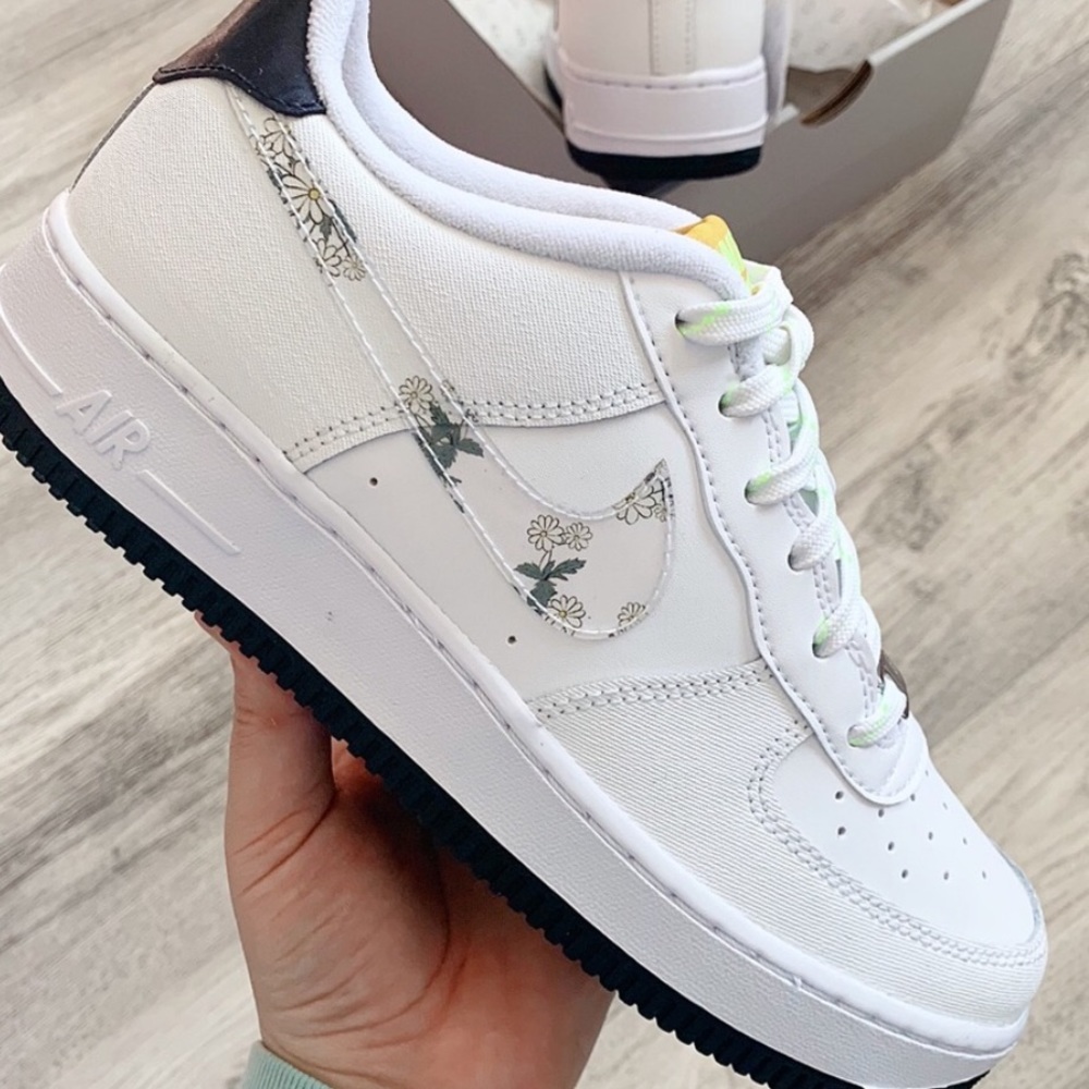 Gently used- Nike White and Black Women's Sneakers